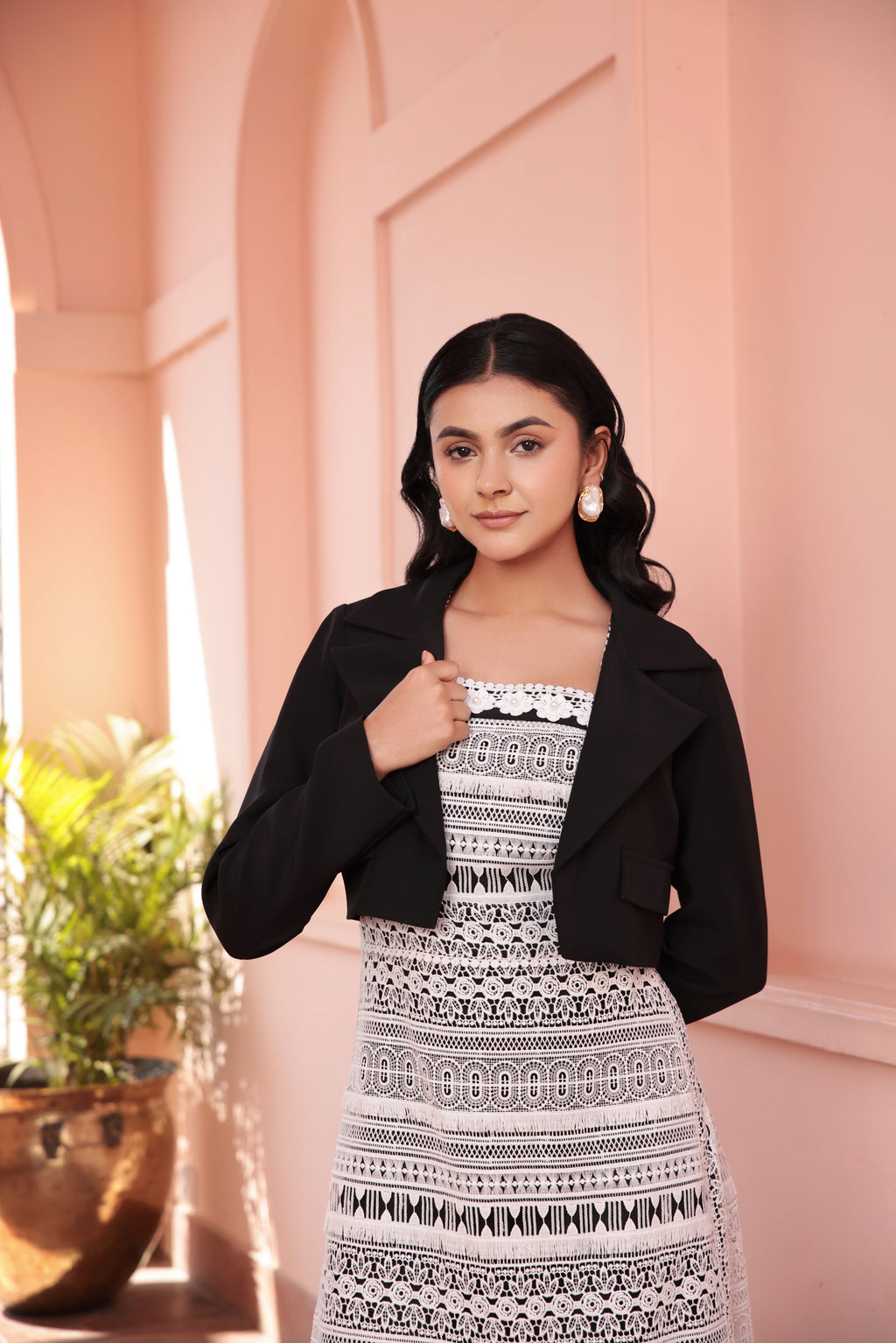 Monochrome Lace Contour Mini